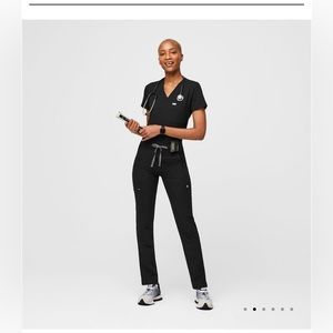 FIGS Black High waisted scrub pants in Petite Medium